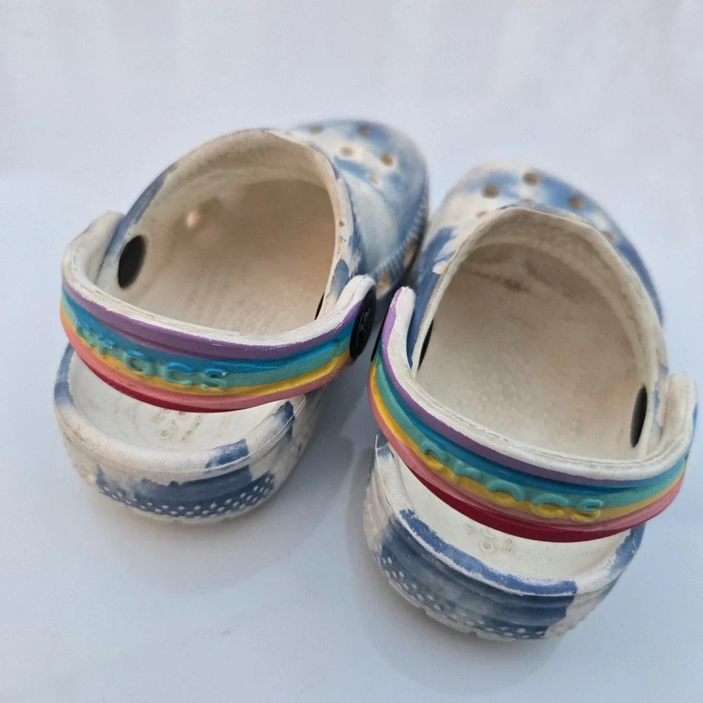 Crocs Kids Classic Cloud Print Clogs Blue White Rainbow Strap Size‎ C4